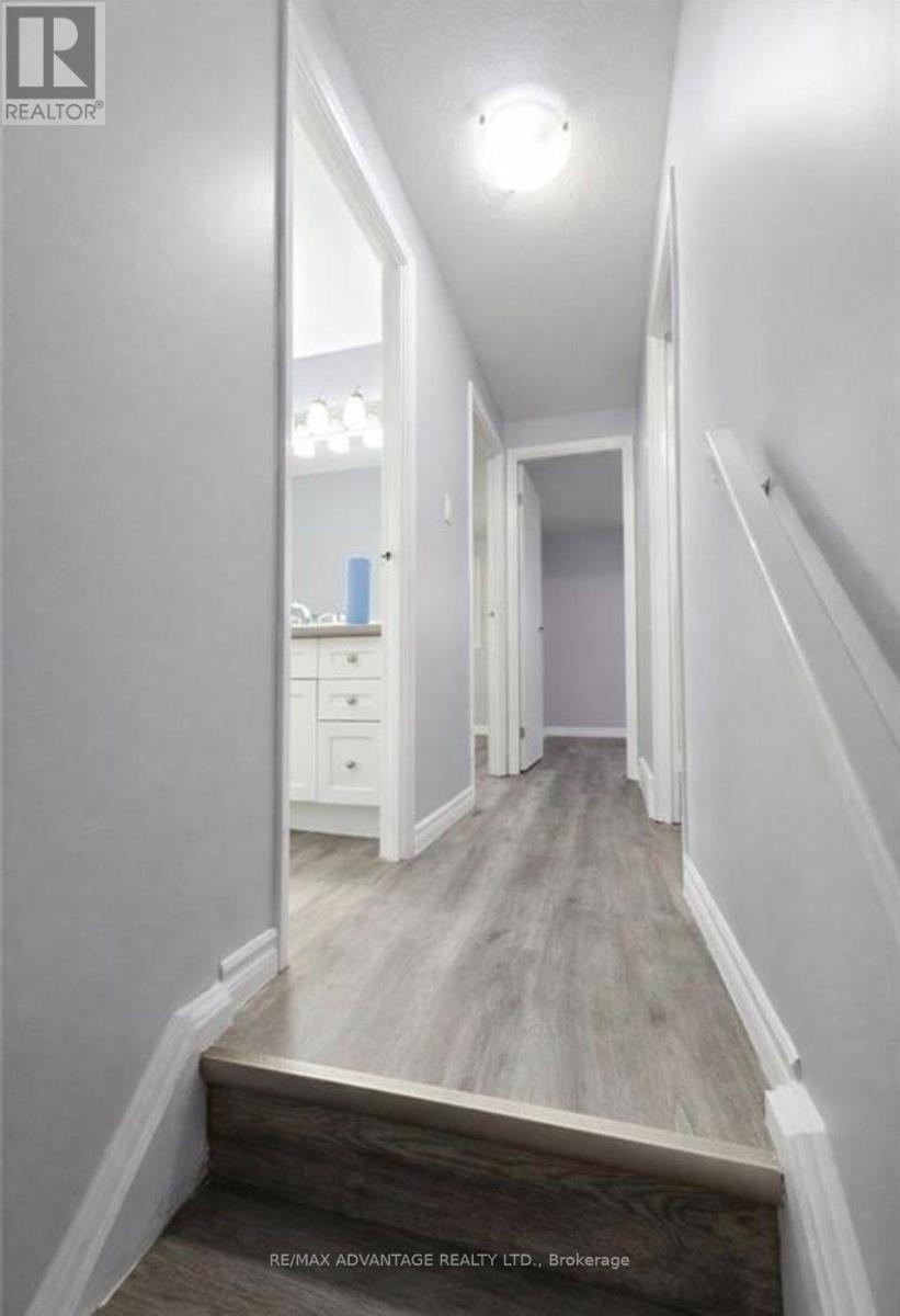 9 CAMELOT CRESCENT - 15
