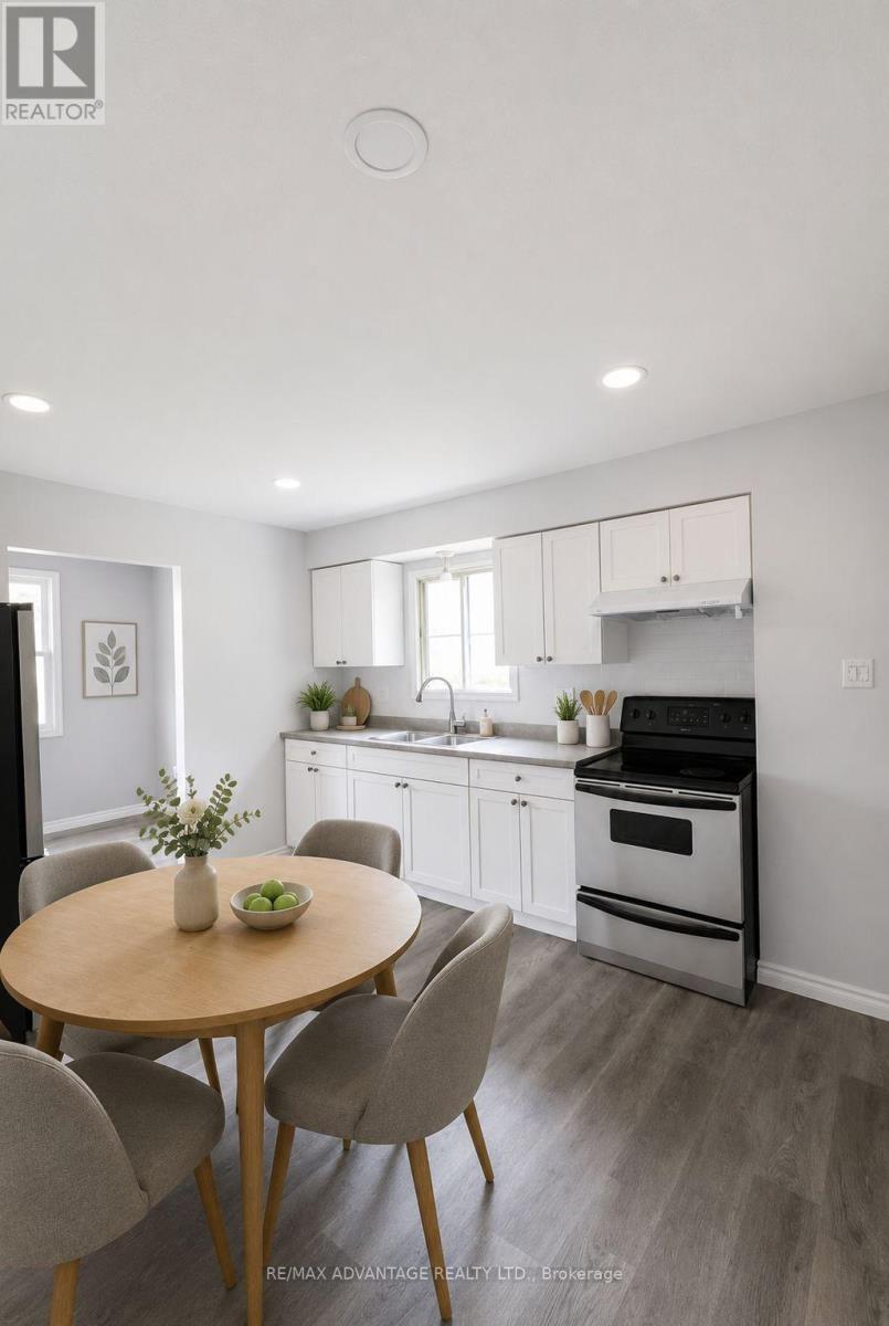 9 CAMELOT CRESCENT - 4