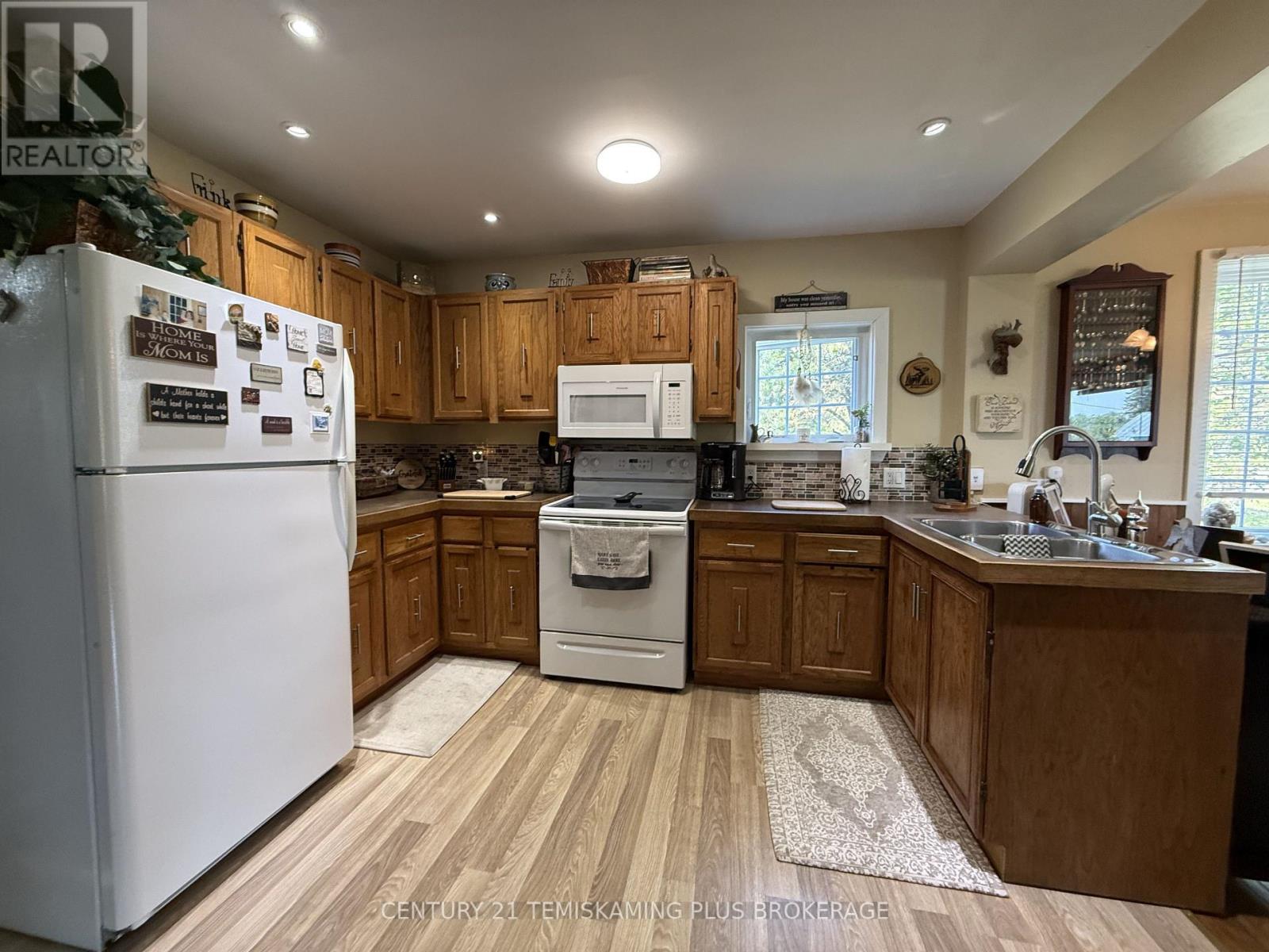 19 TWENTYEIGHTH STREET - 6