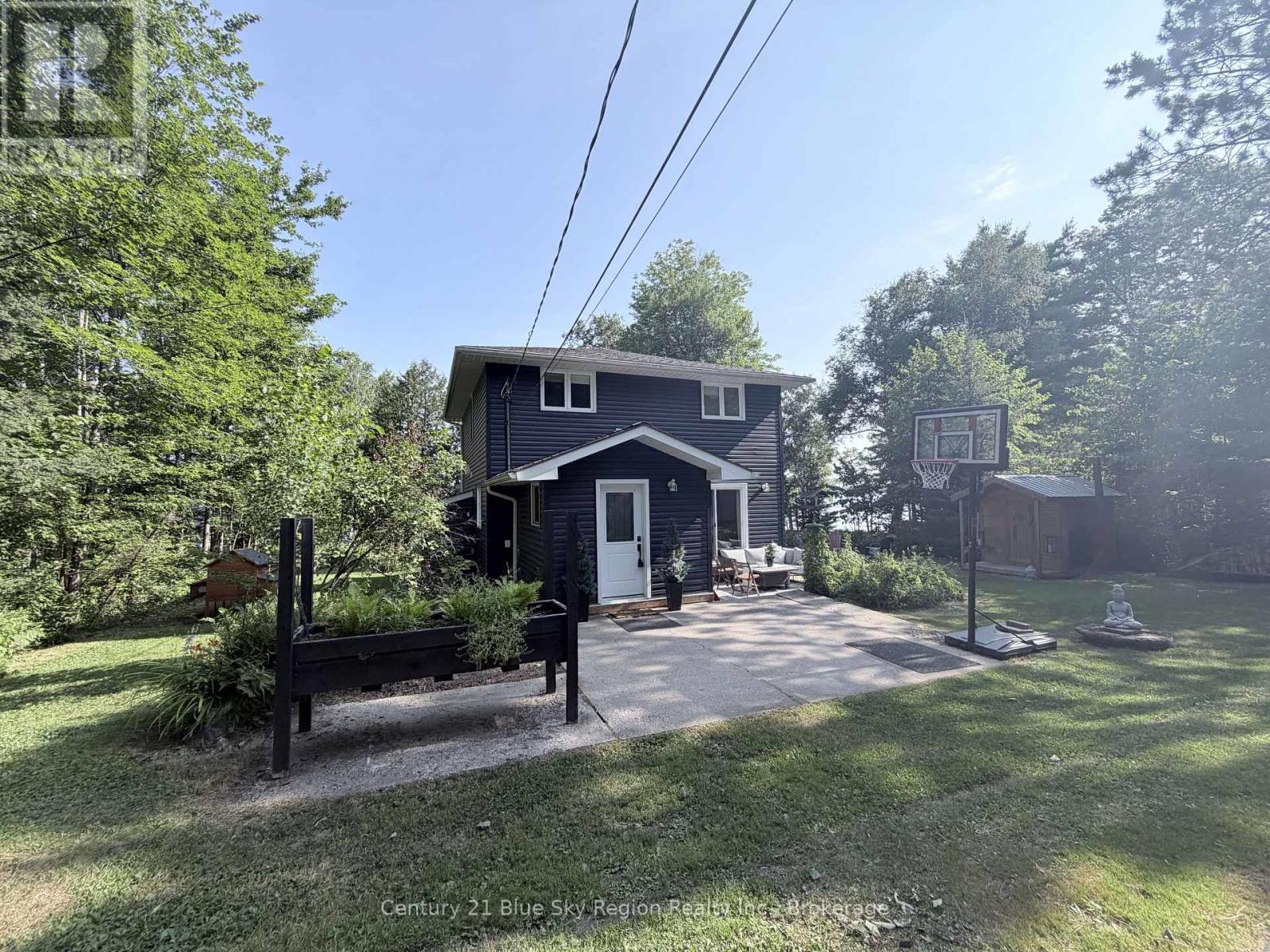 64 NINOVAN ROAD E - 2