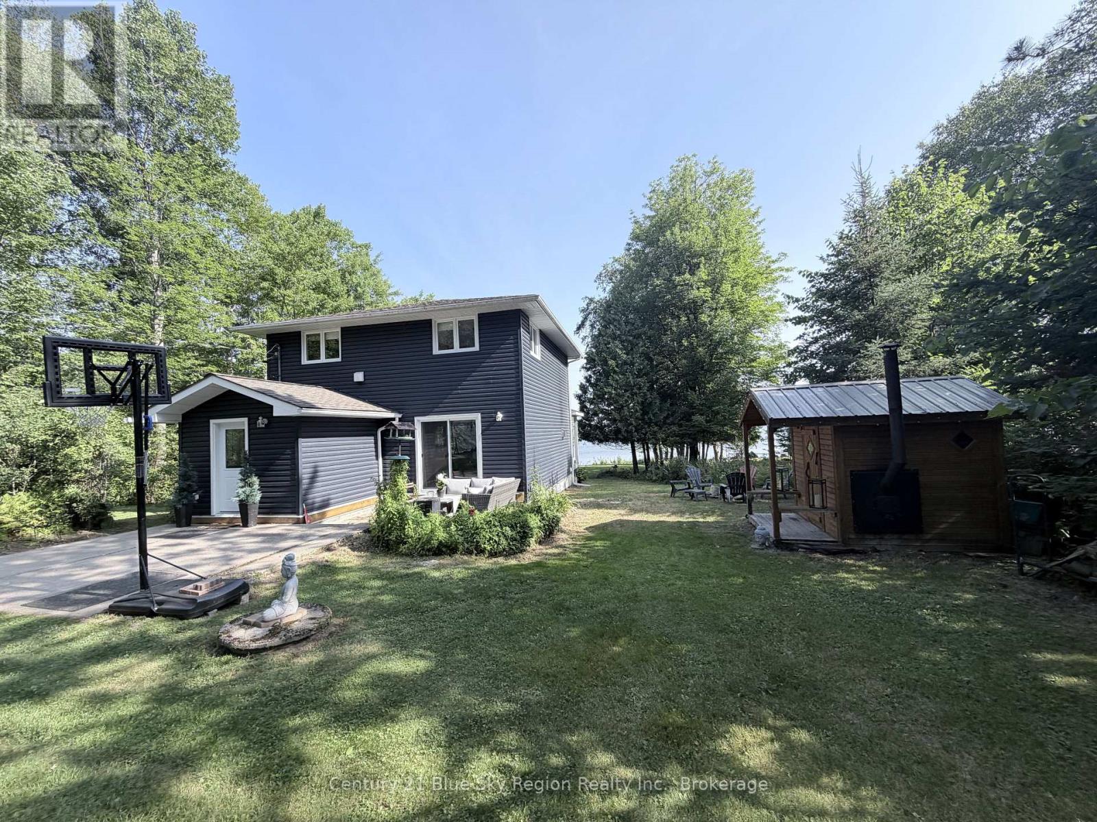 64 NINOVAN ROAD E - 1