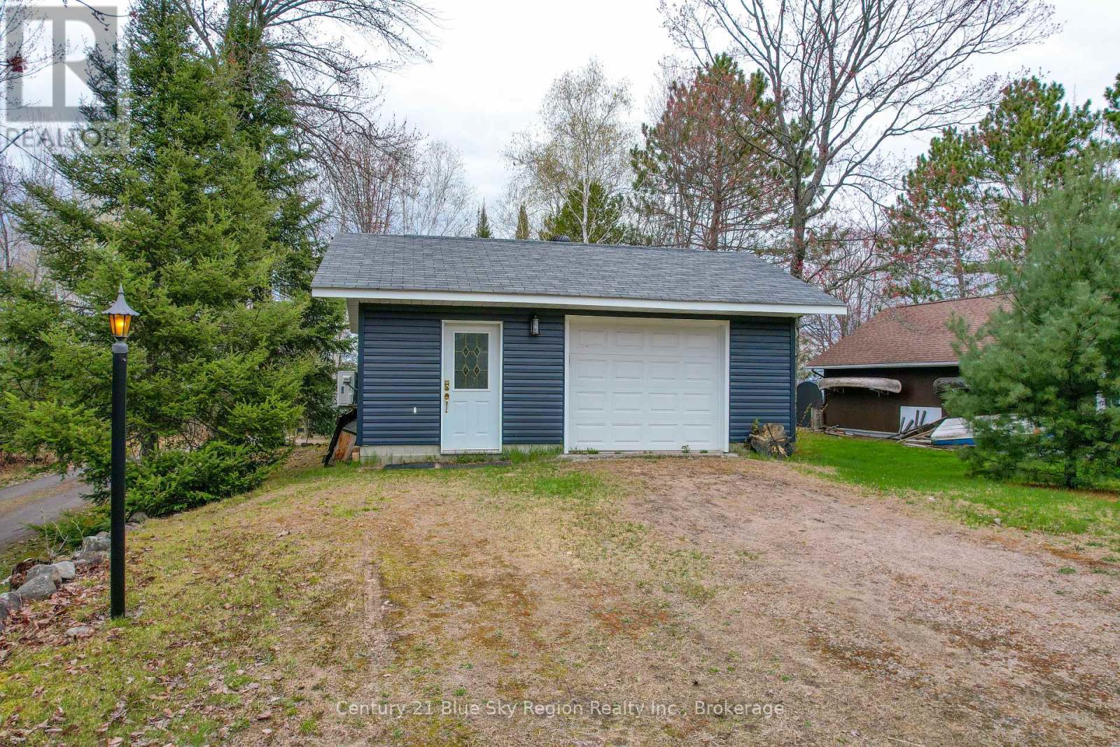 64 NINOVAN ROAD E - 5