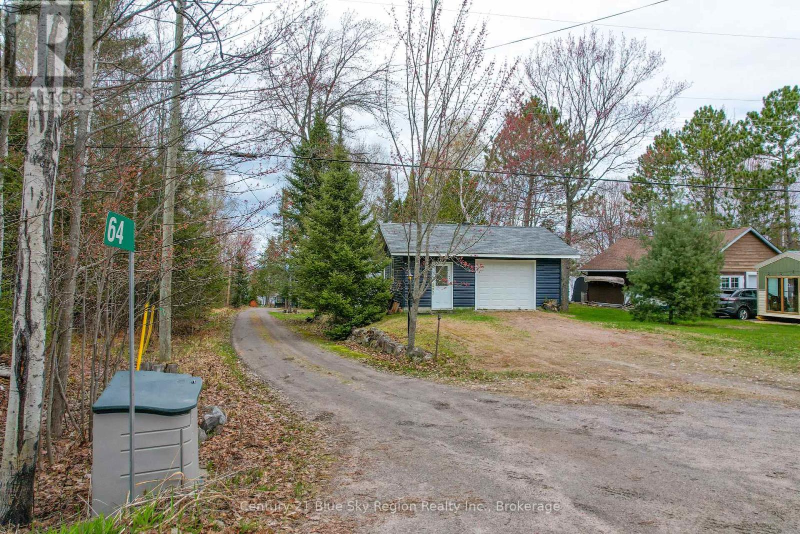 64 NINOVAN ROAD E - 42
