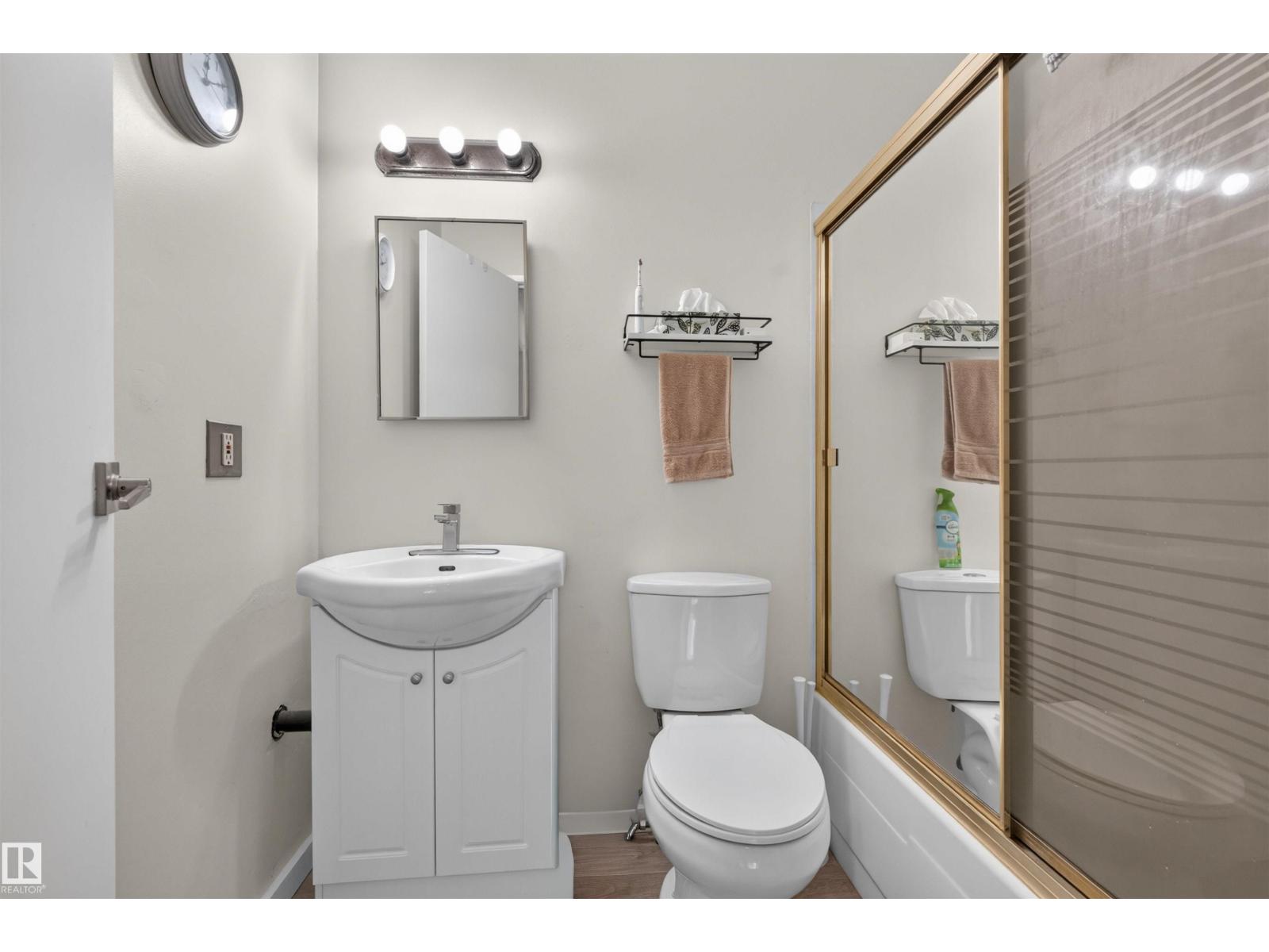 #12 14120 80 ST NW - 9