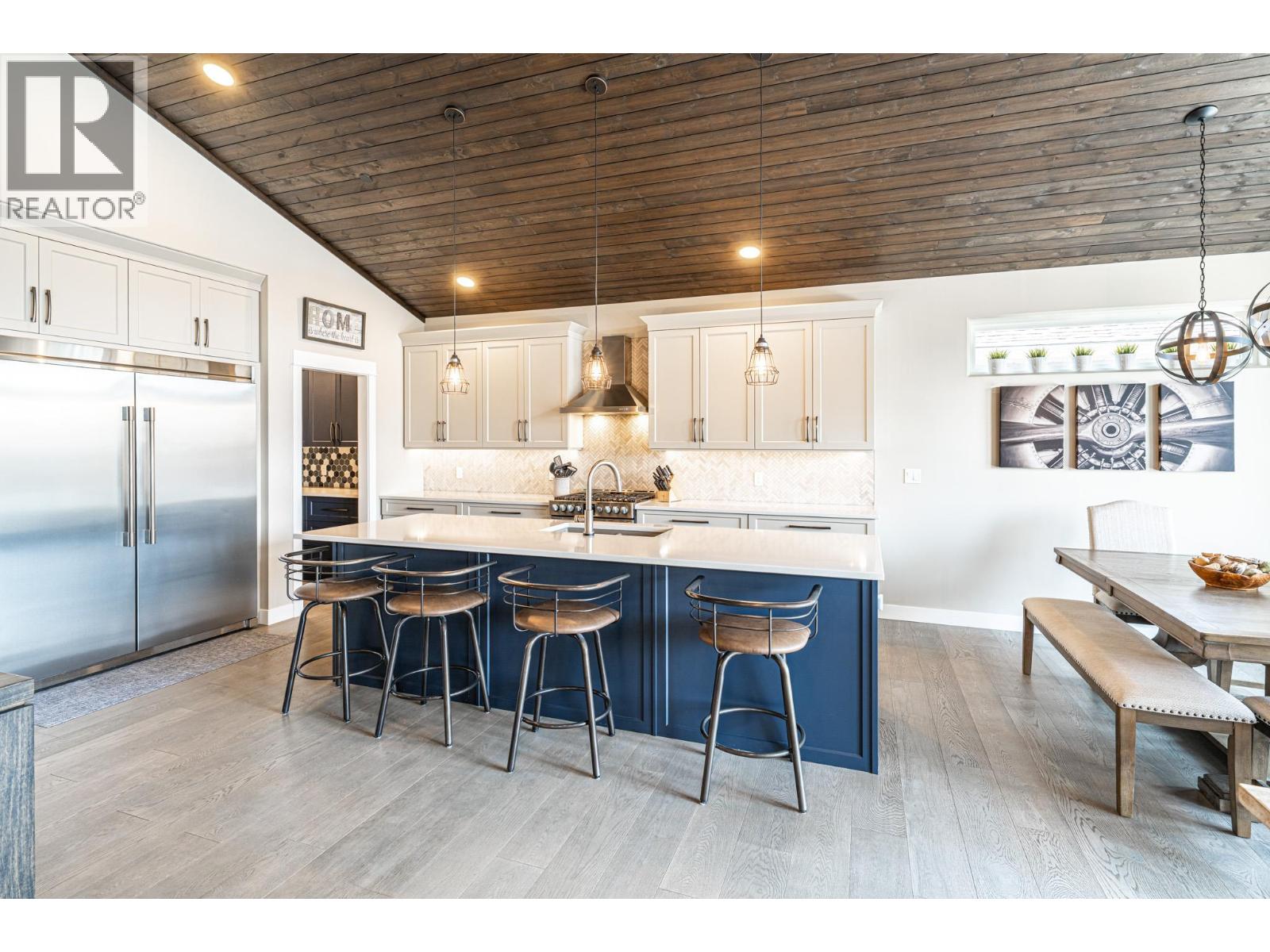 #5 2444 York Avenue - 10