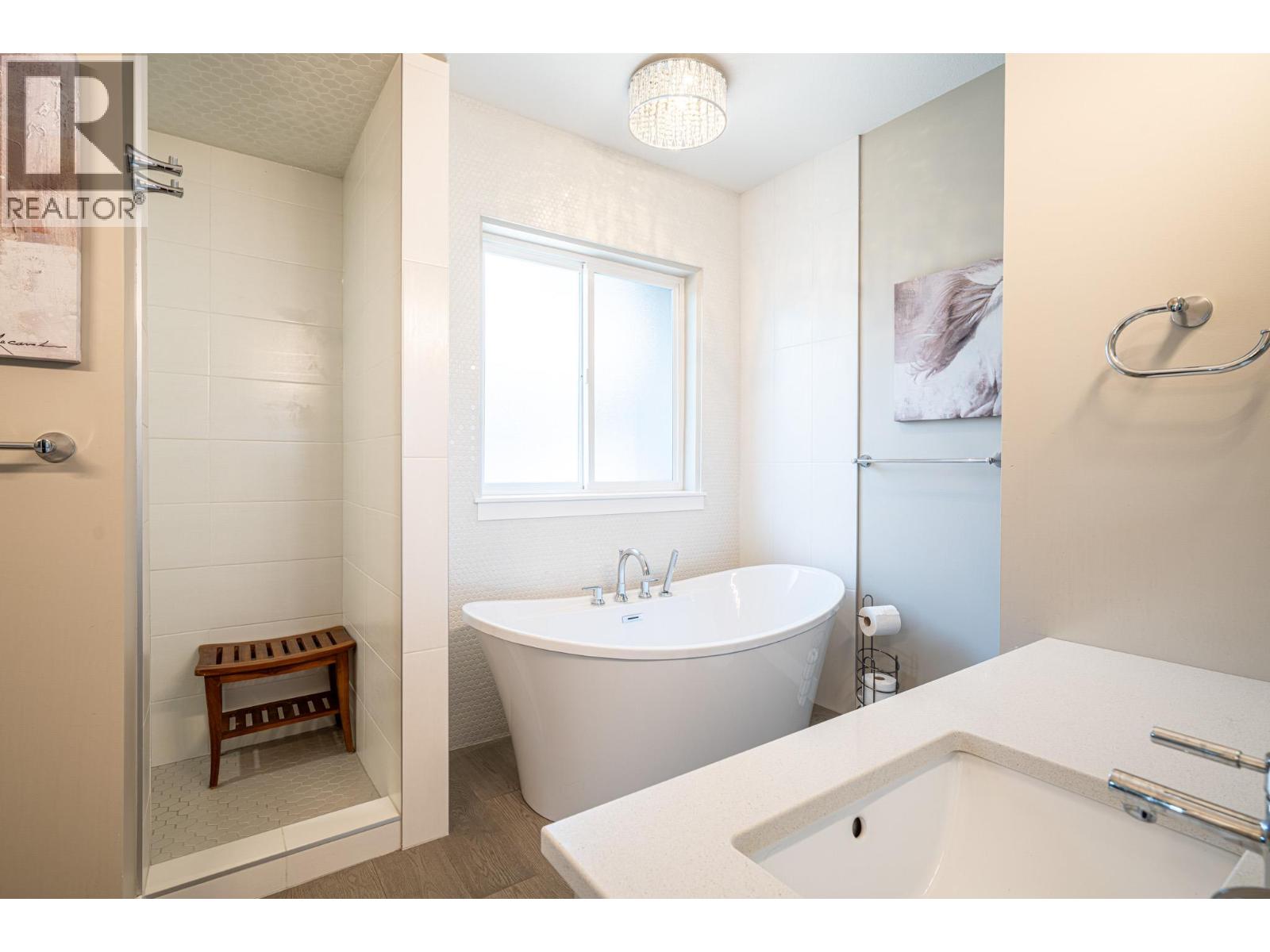 #5 2444 York Avenue - 17