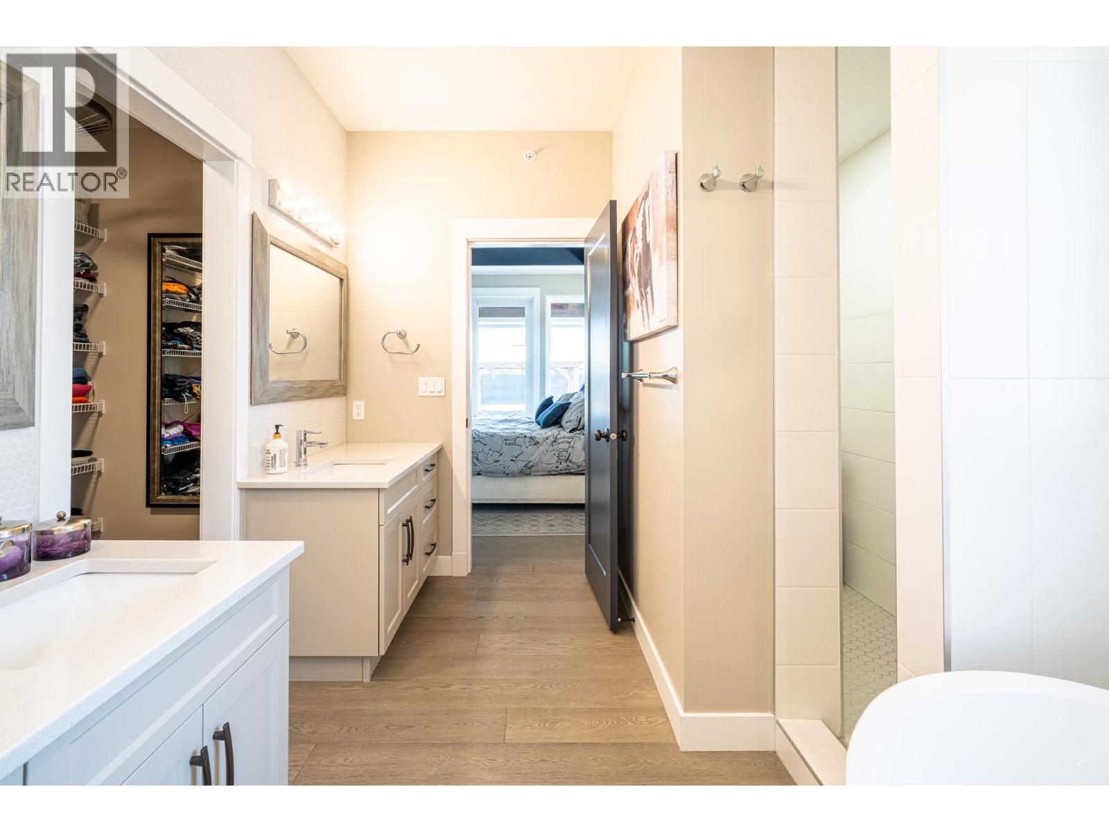 #5 2444 York Avenue - 19
