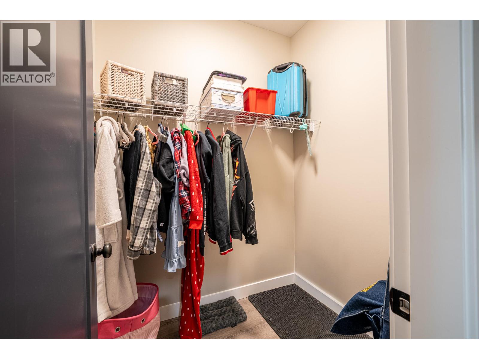 #5 2444 York Avenue - 33
