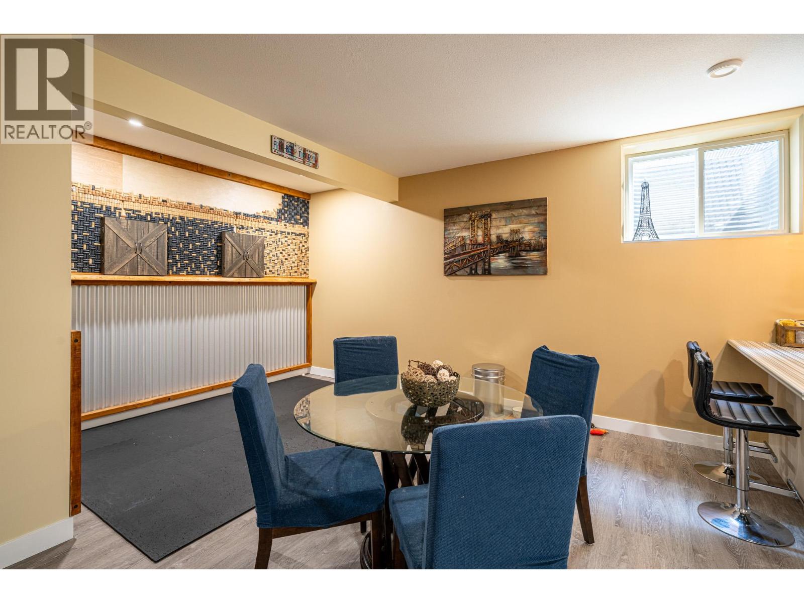 #5 2444 York Avenue - 41
