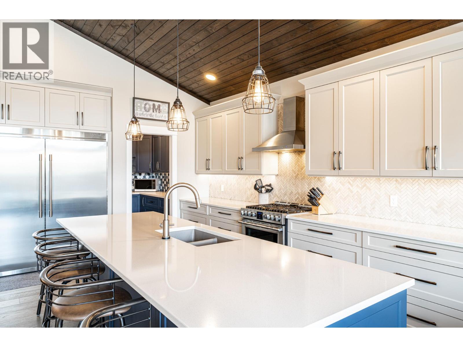 #5 2444 York Avenue - 7