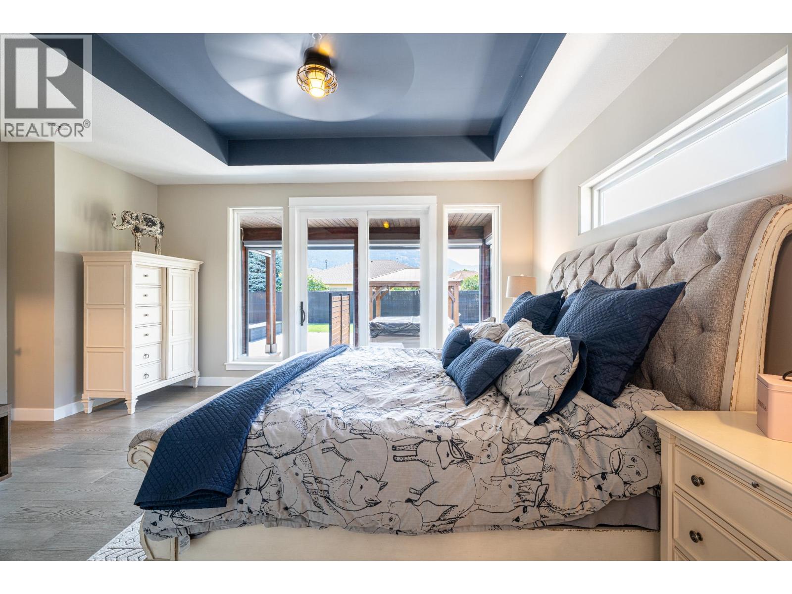 #5 2444 York Avenue - 21