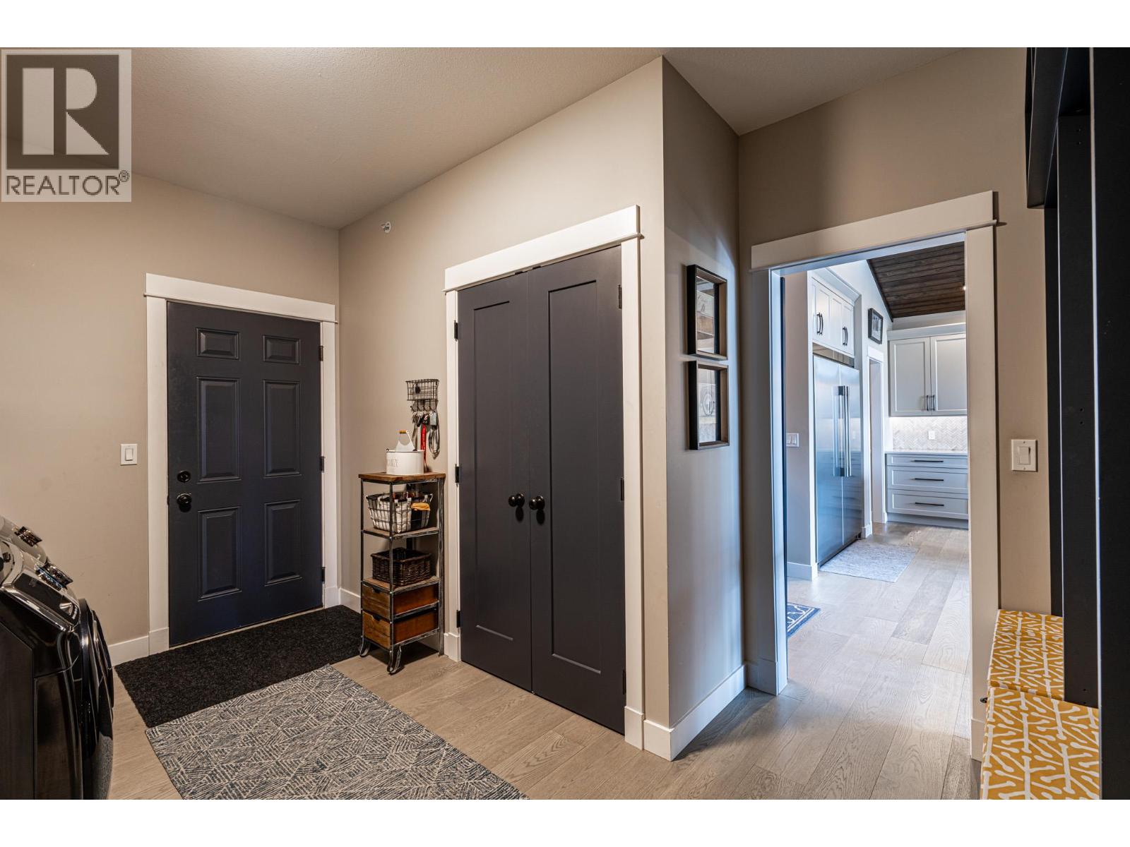 #5 2444 York Avenue - 27