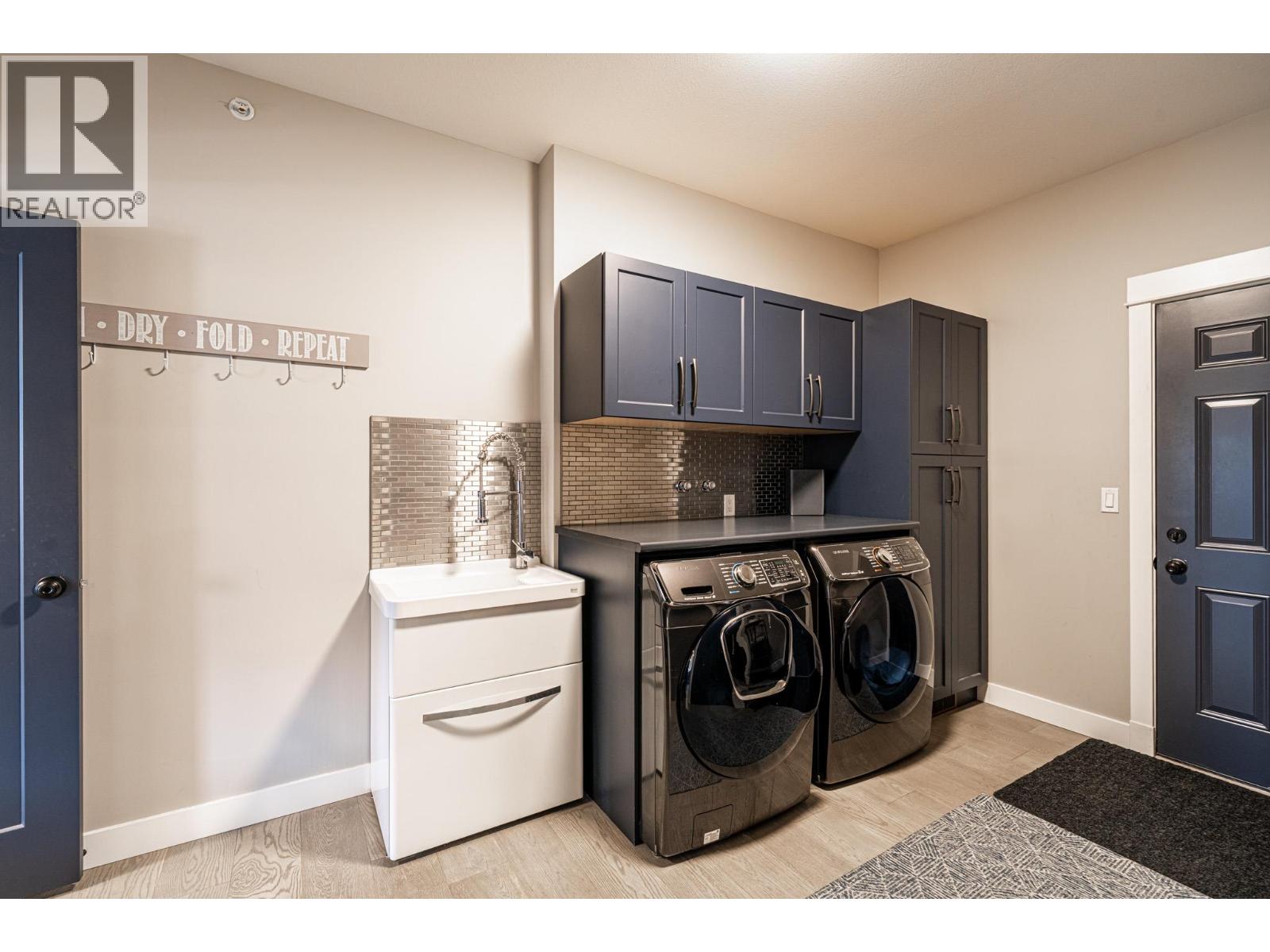 #5 2444 York Avenue - 28