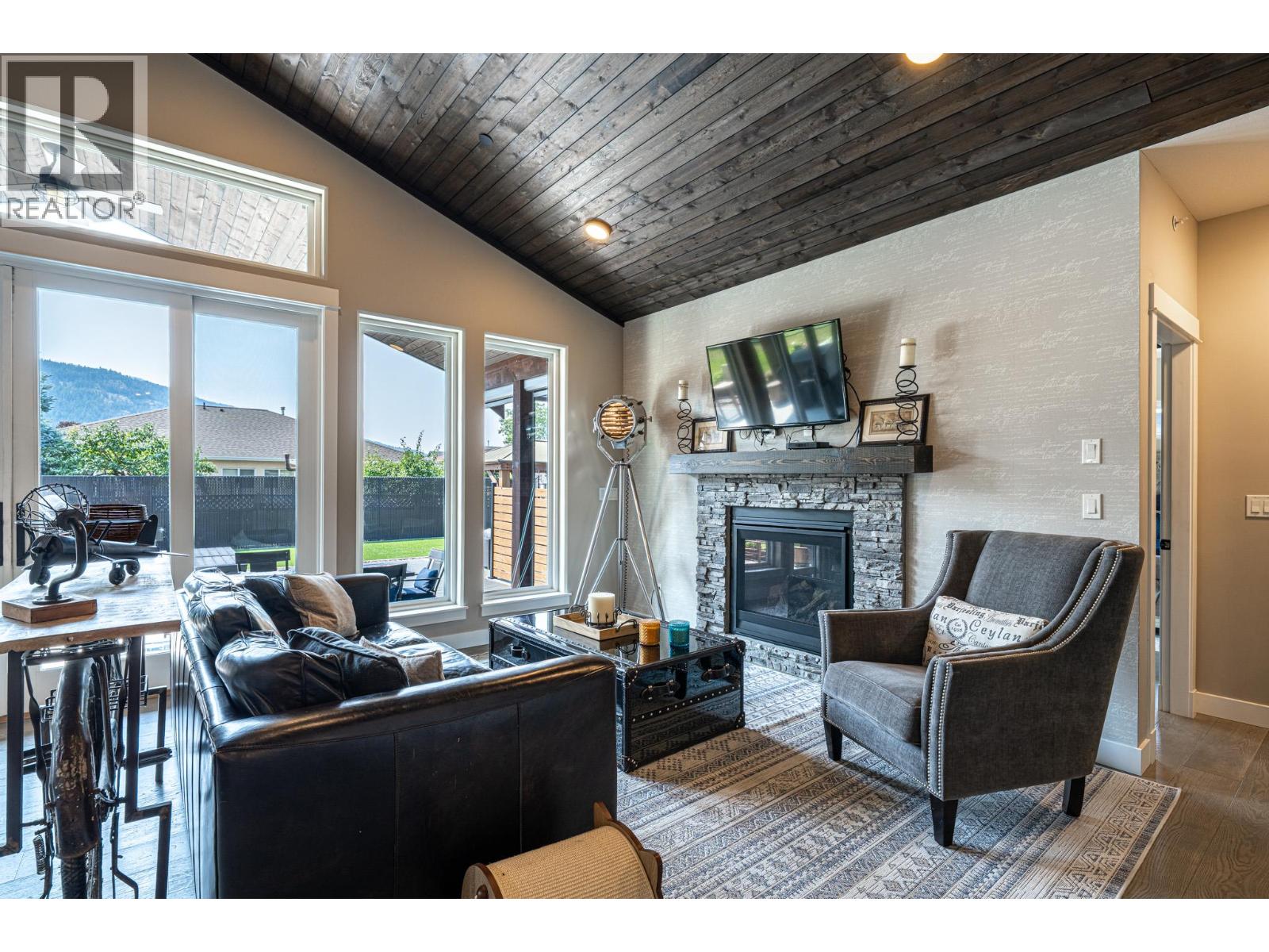 #5 2444 York Avenue - 4