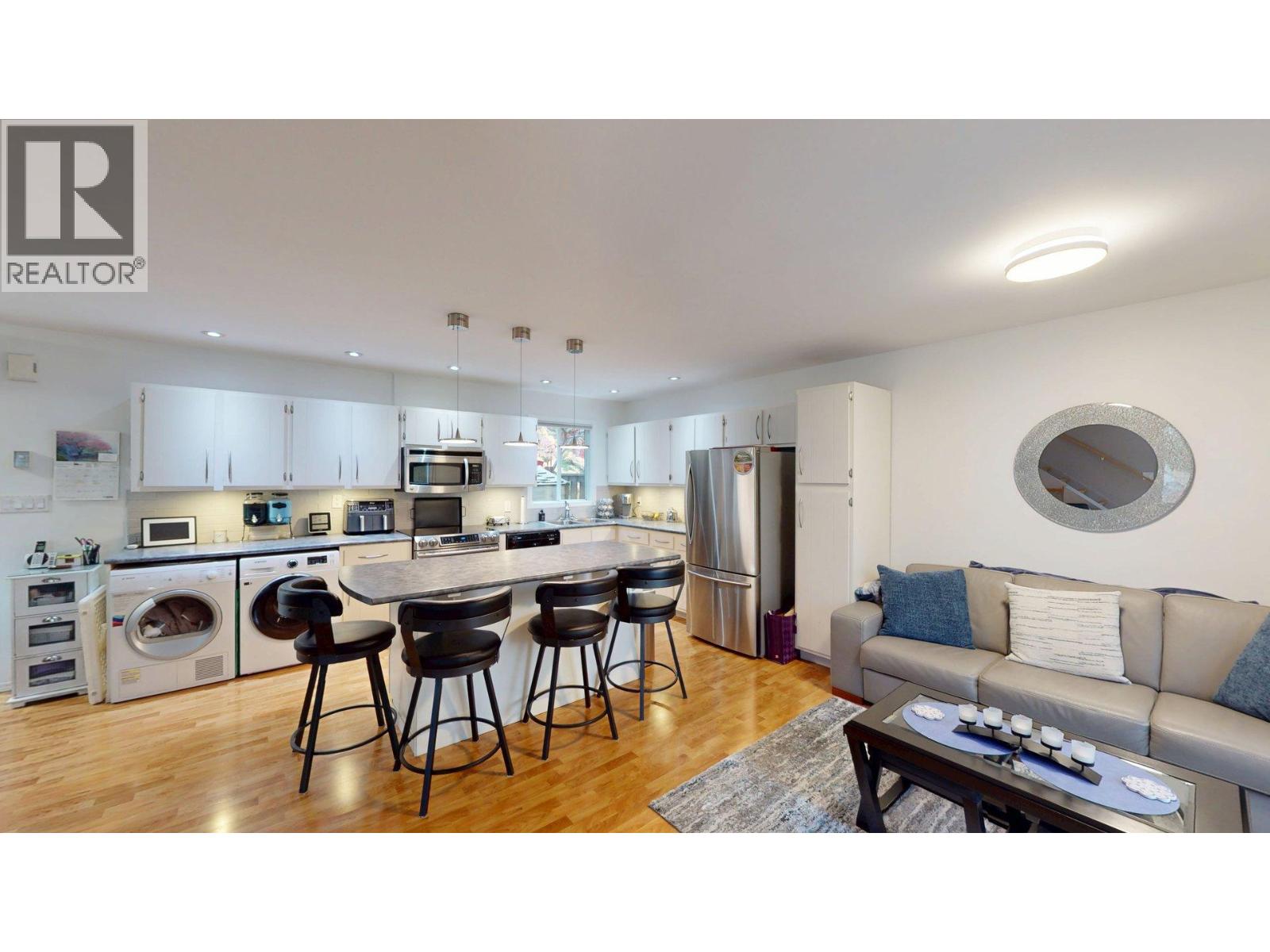 1615 Balsam Street - 16