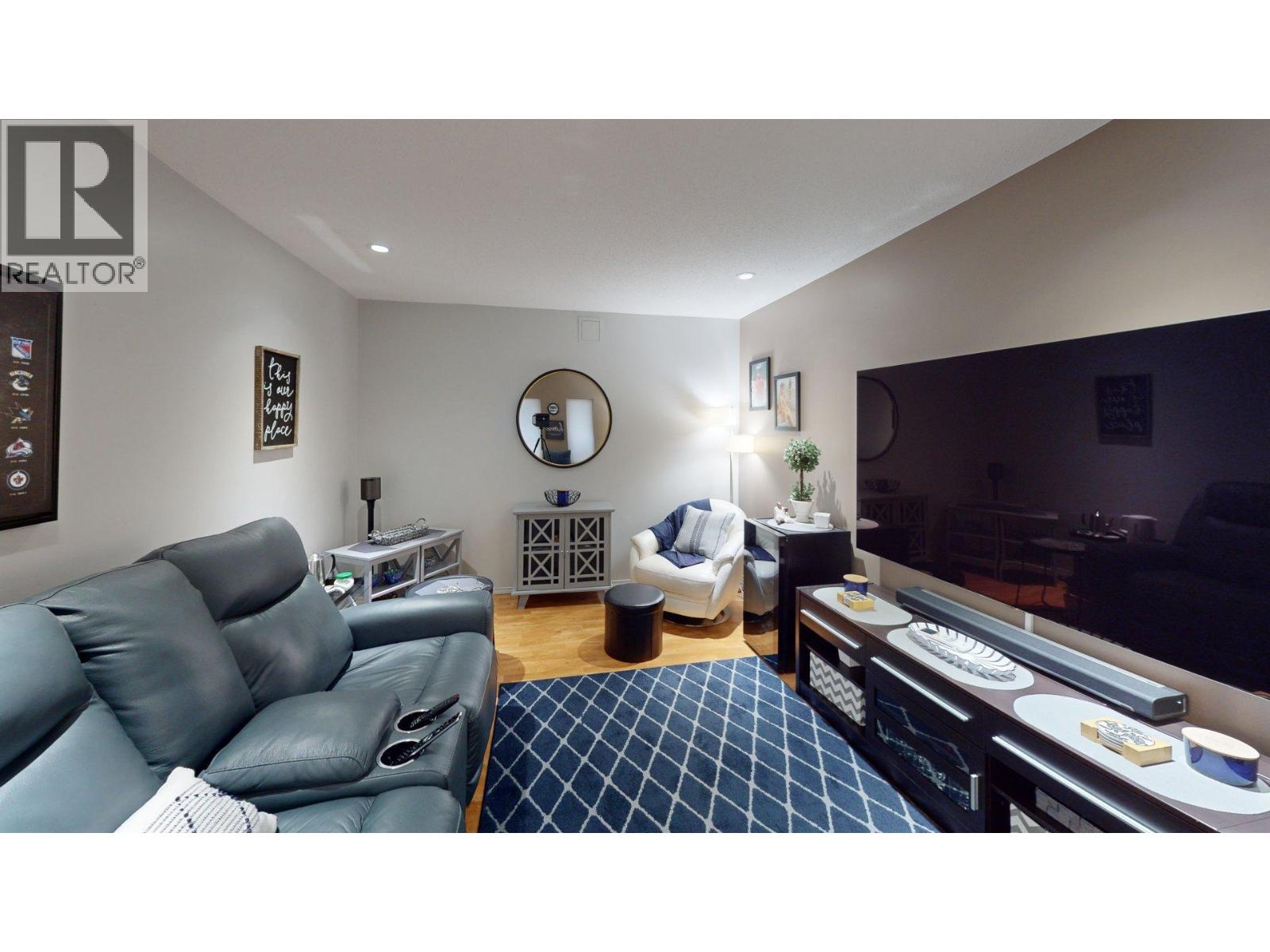 1615 Balsam Street - 9