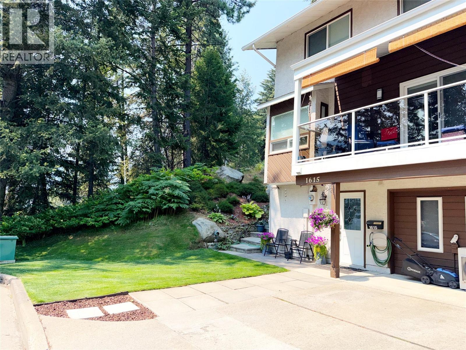1615 Balsam Street - 3