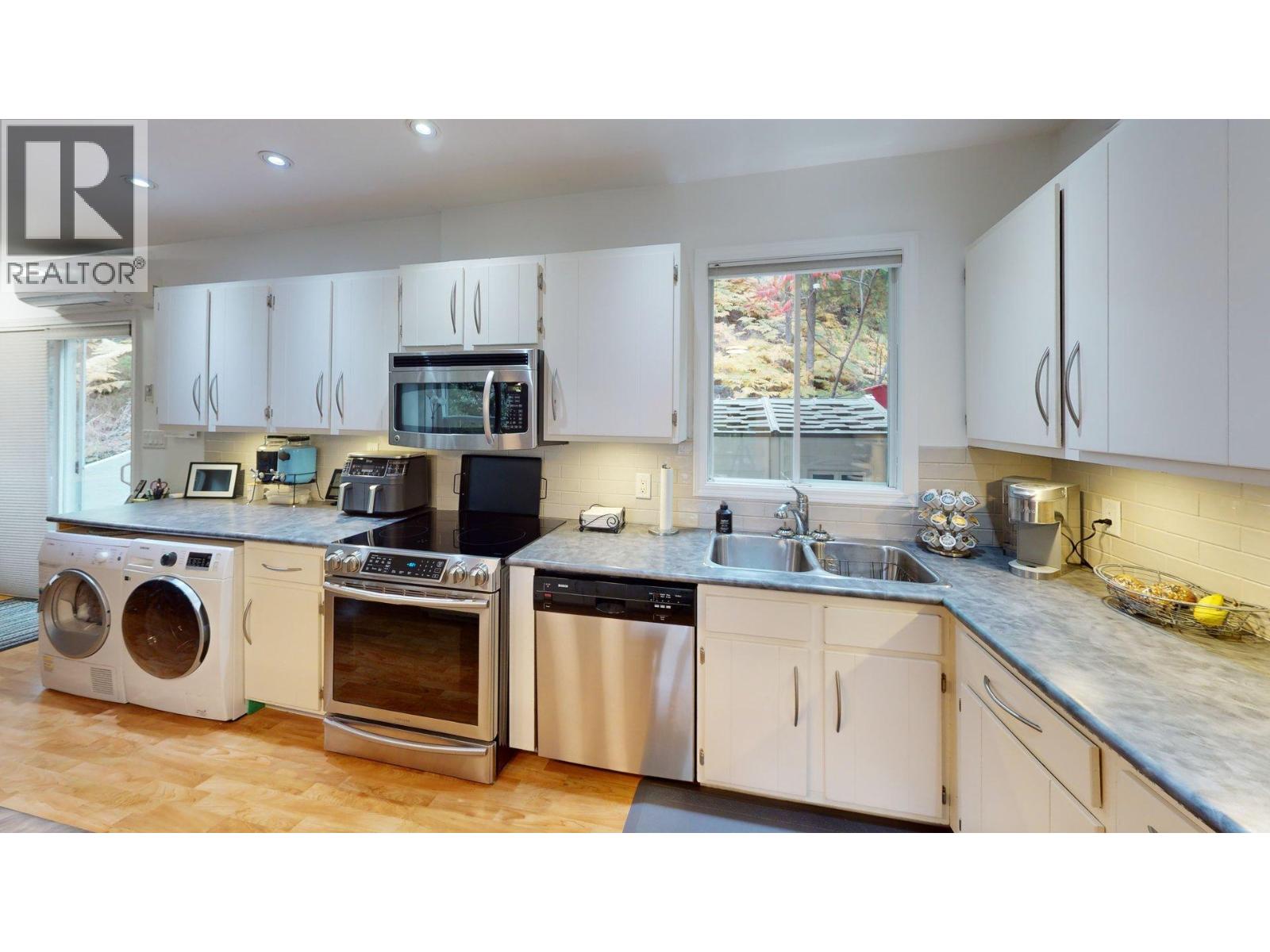 1615 Balsam Street - 18