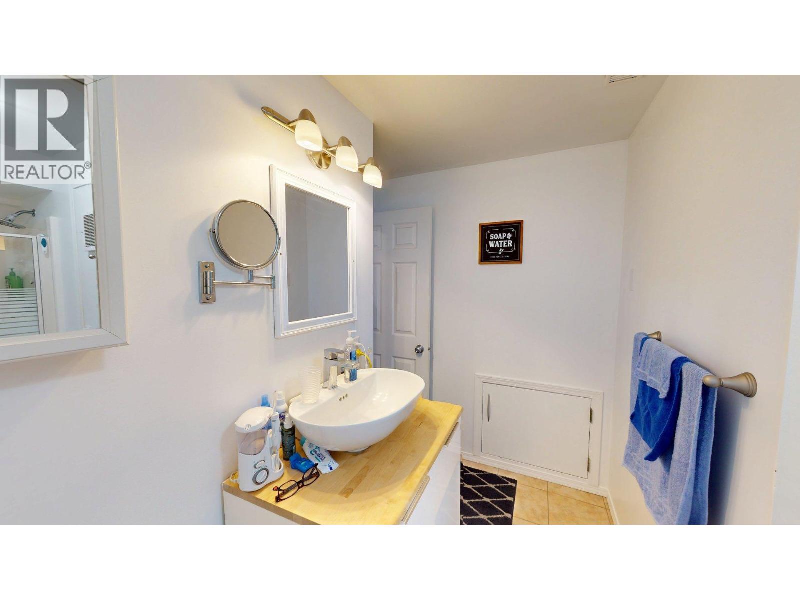 1615 Balsam Street - 5