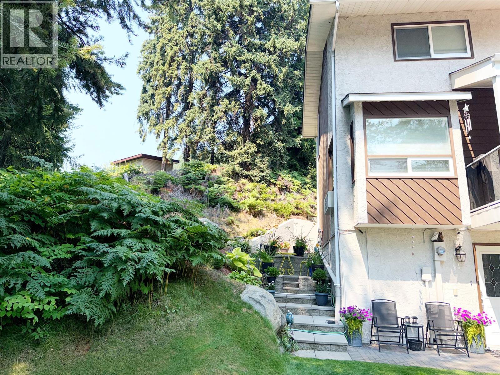 1615 Balsam Street - 33