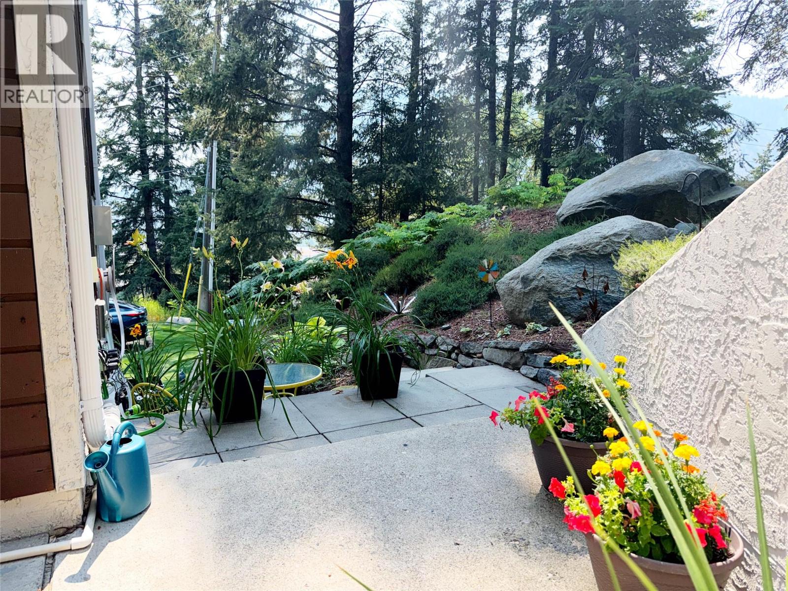 1615 Balsam Street - 36
