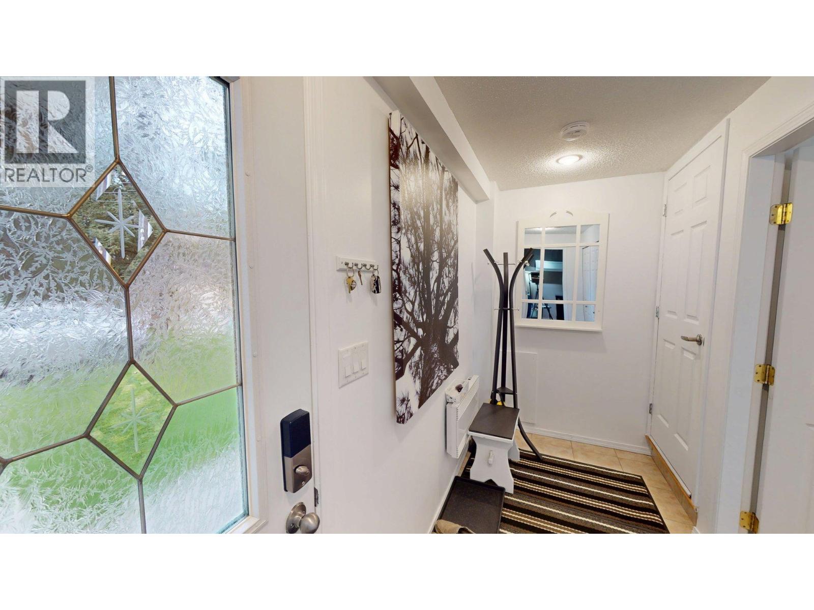1615 Balsam Street - 4