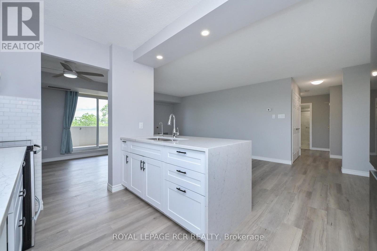 ##404 8 FEAD STREET - 10