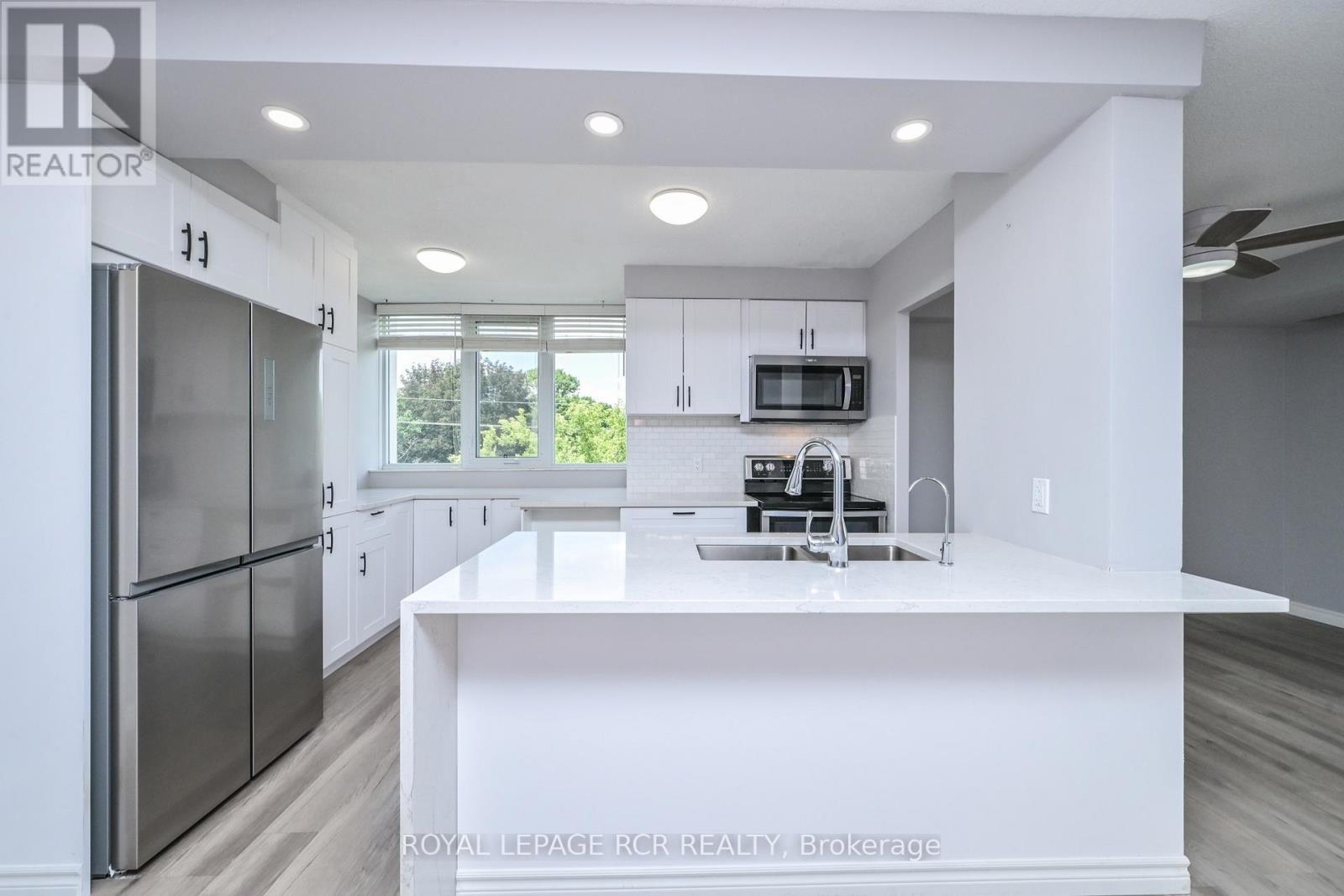 ##404 8 FEAD STREET - 7