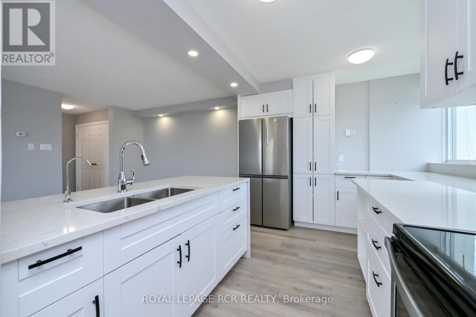 ##404 8 FEAD STREET - 8