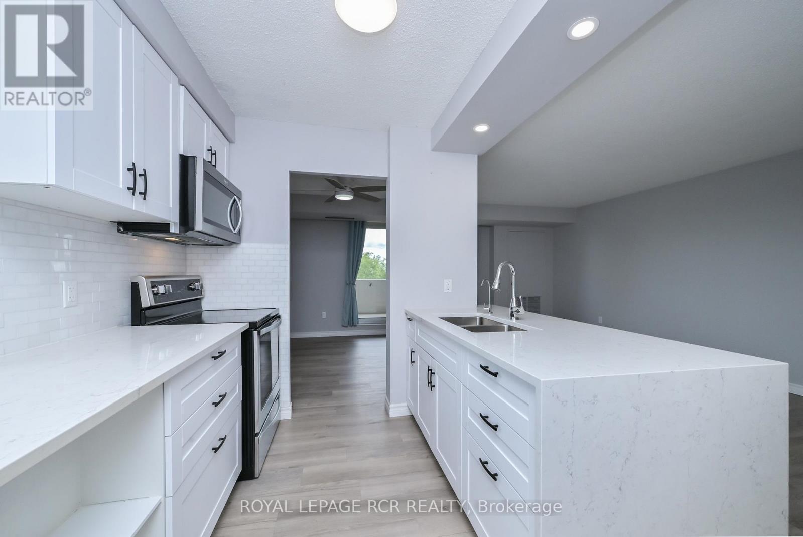##404 8 FEAD STREET - 9