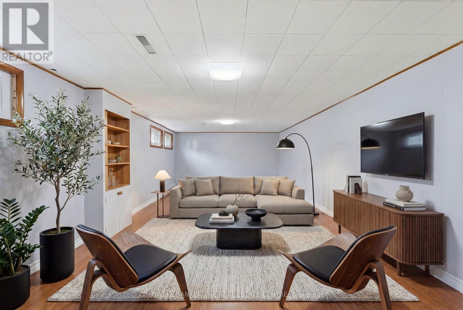 40 BENWAY DRIVE - 21
