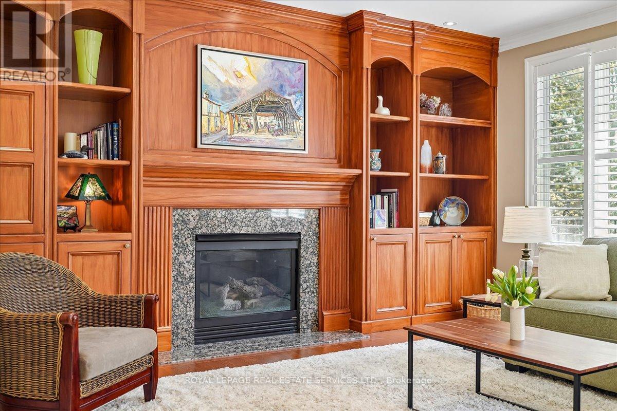 1726 THE PINES - 13