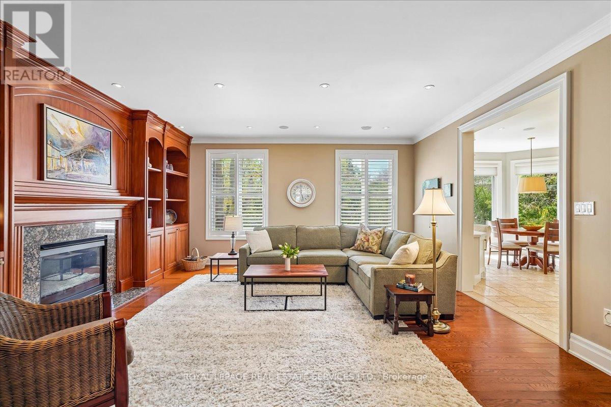 1726 THE PINES - 14
