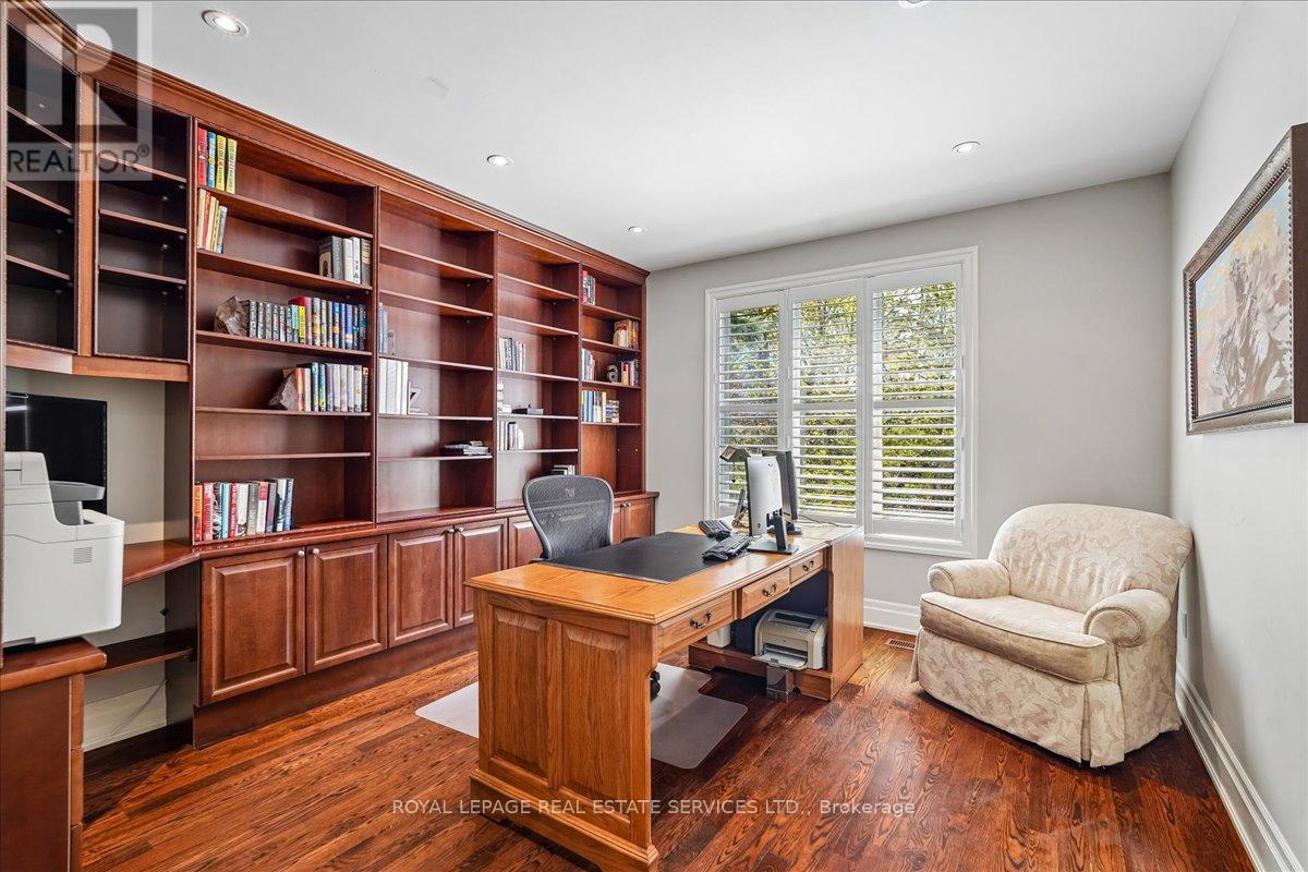 1726 THE PINES - 18
