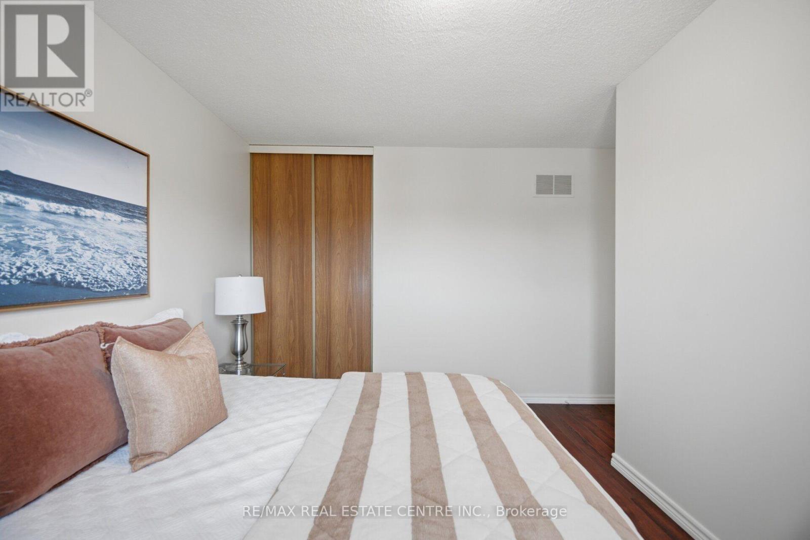 706 CARRYING PLACE - Image 34