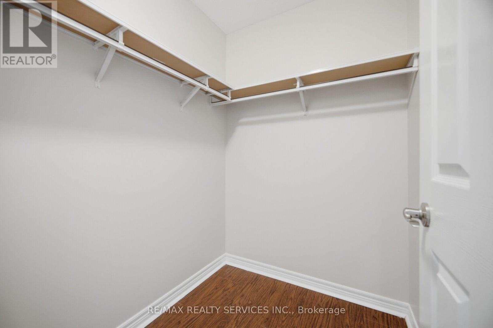 54 LOSINO STREET - 32