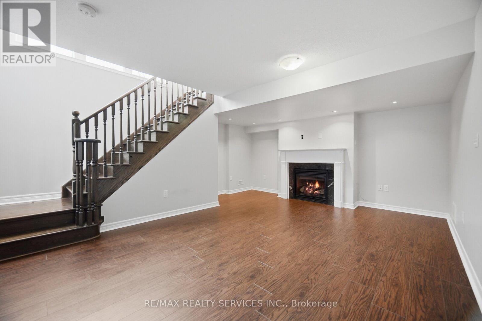 54 LOSINO STREET - 40