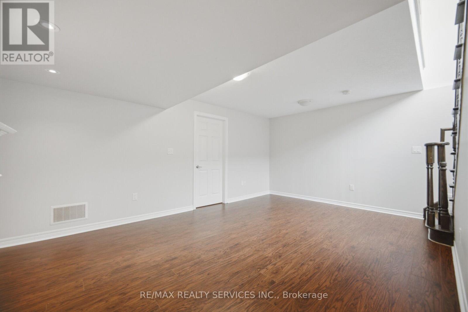 54 LOSINO STREET - 42