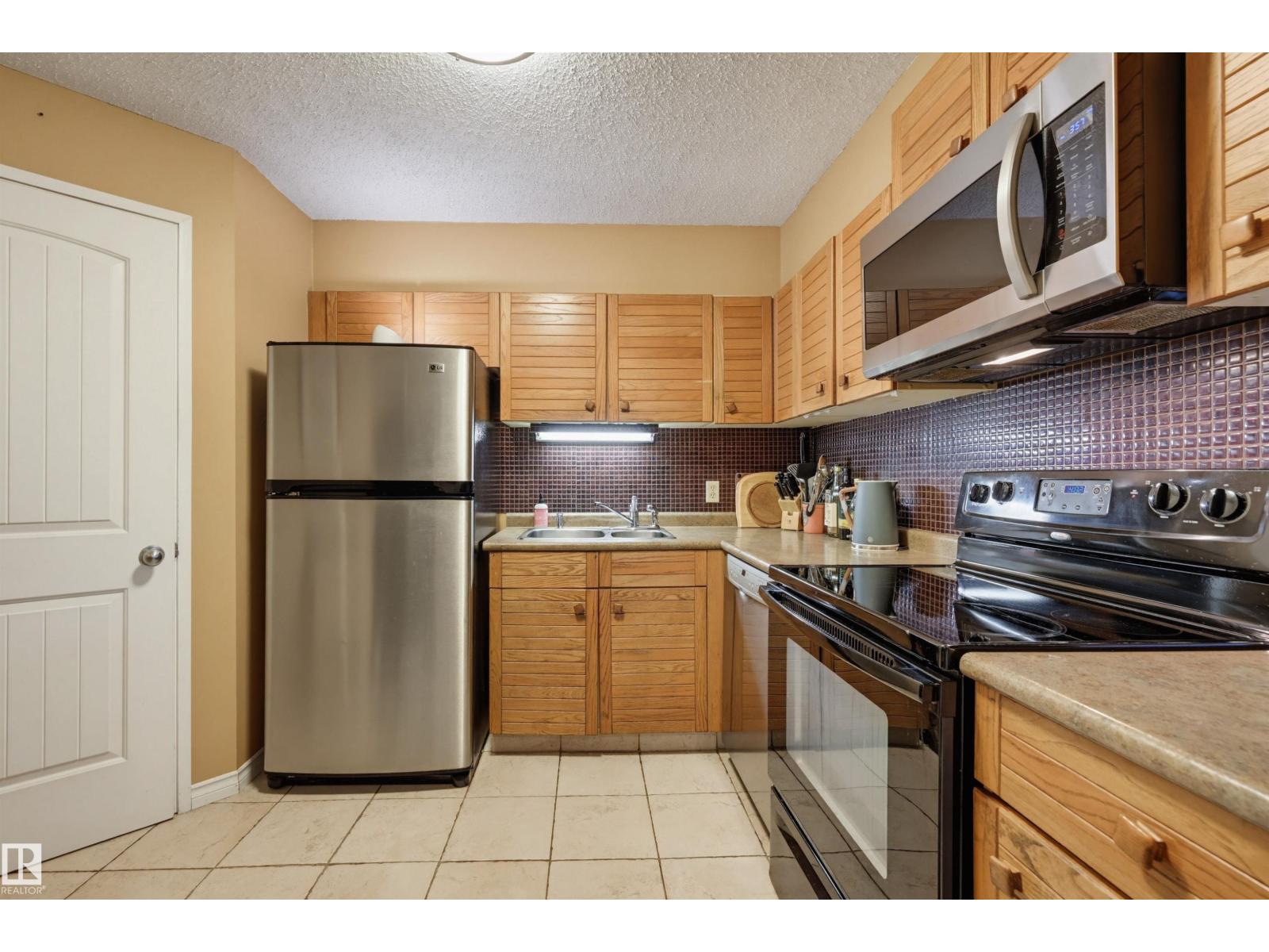 #210 10149 SASKATCHEWAN DR NW - Image 9