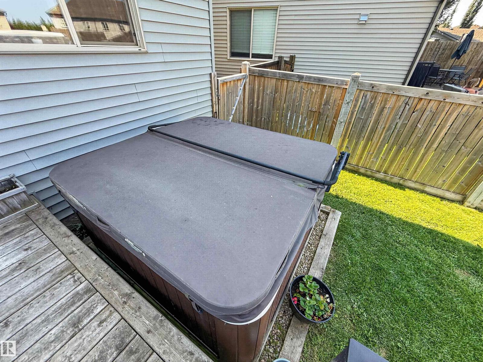 124 GILMORE WY - 33