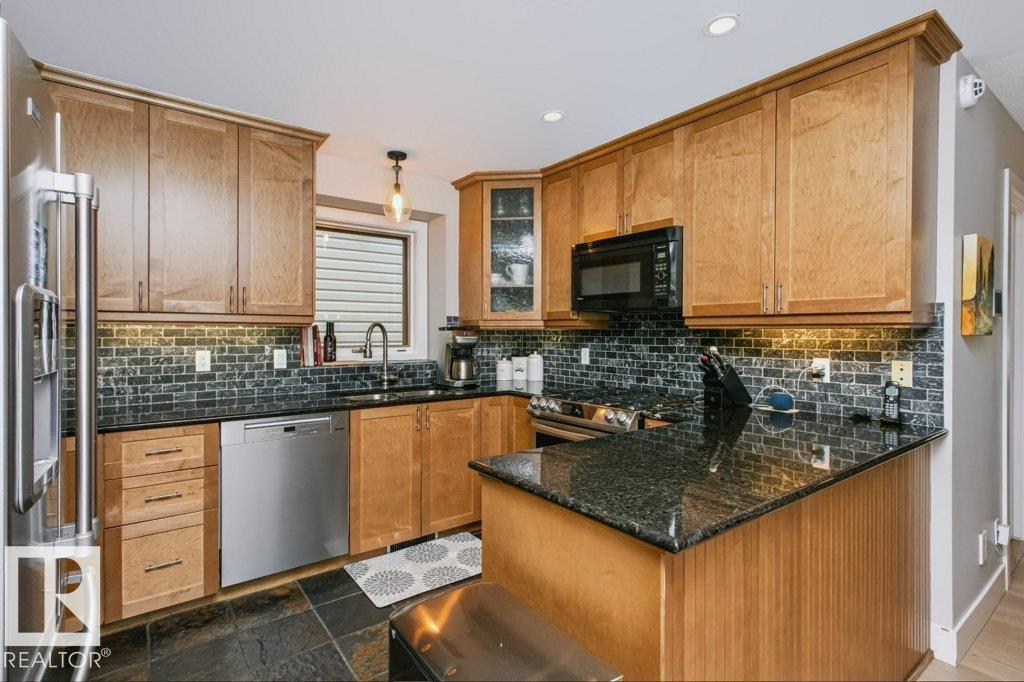 9607 101 ST NW - 12