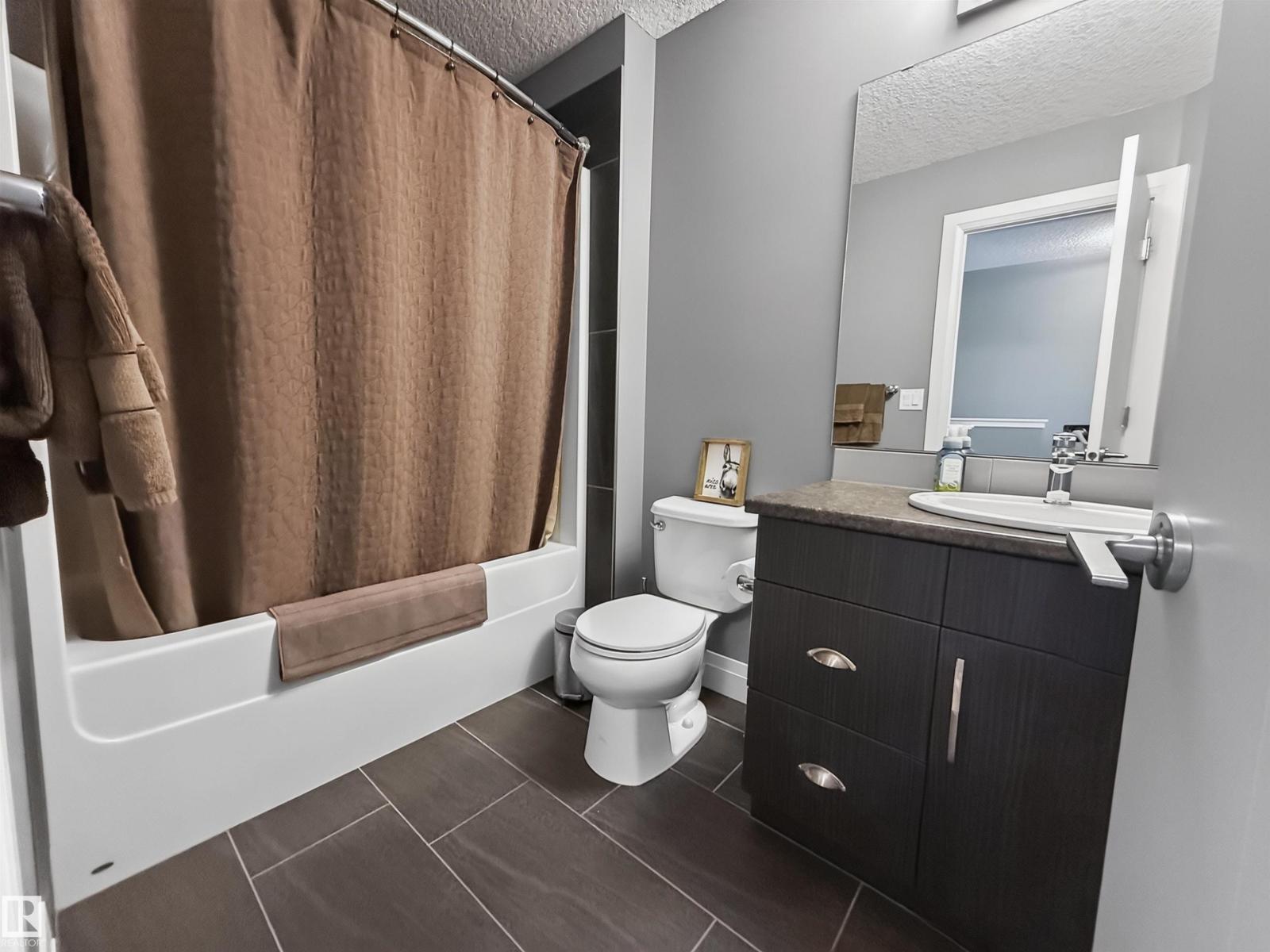 124 GILMORE WY - 22