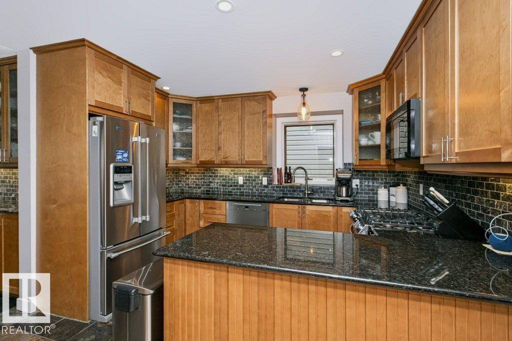 9607 101 ST NW - 11