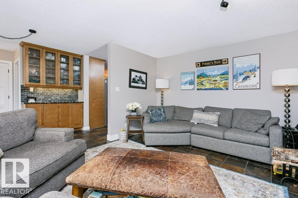 9607 101 ST NW - 16