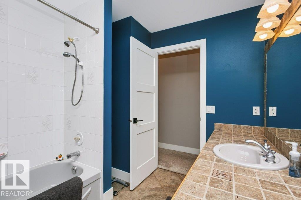 9607 101 ST NW - 33