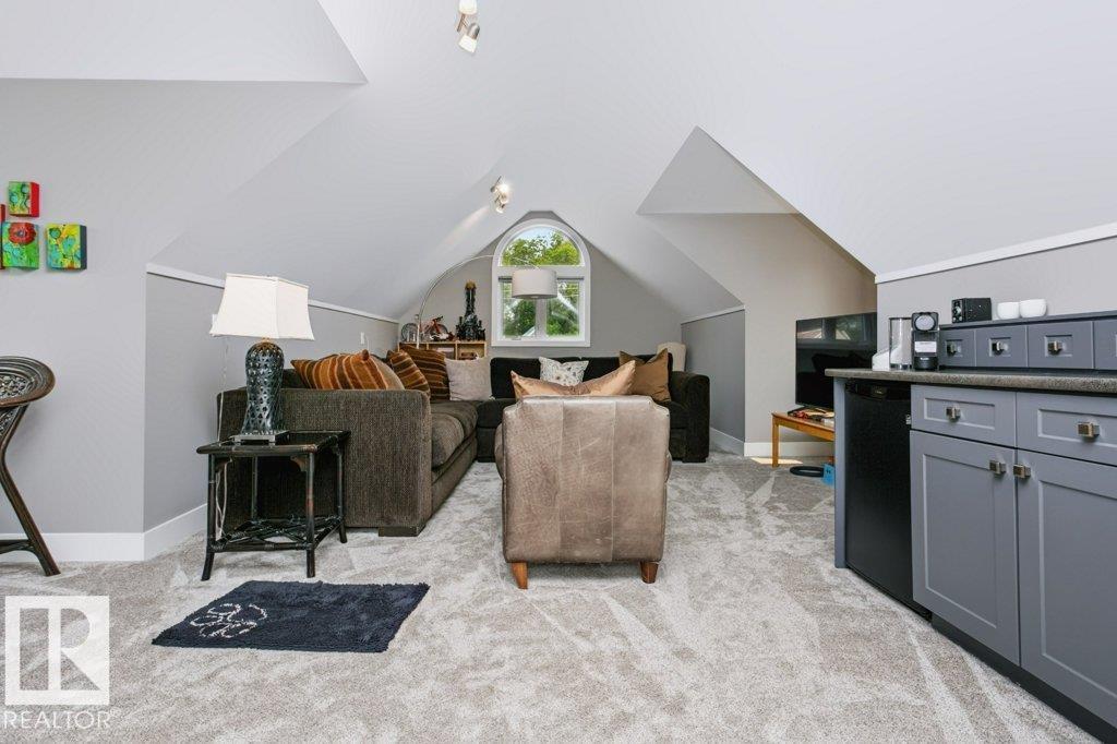 9607 101 ST NW - 35