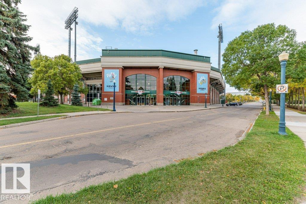 9607 101 ST NW - 53
