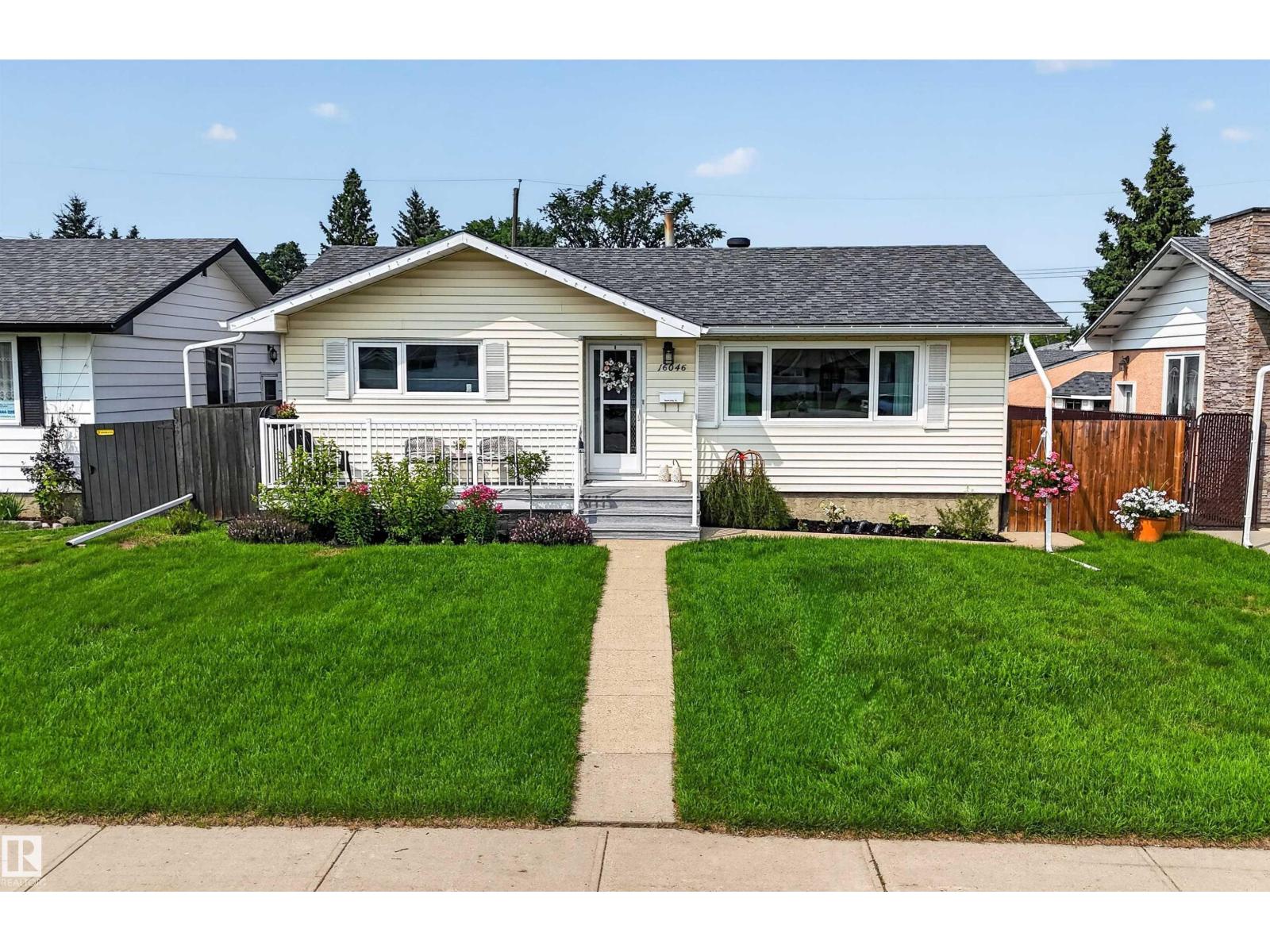 16046 95 AV NW - 1