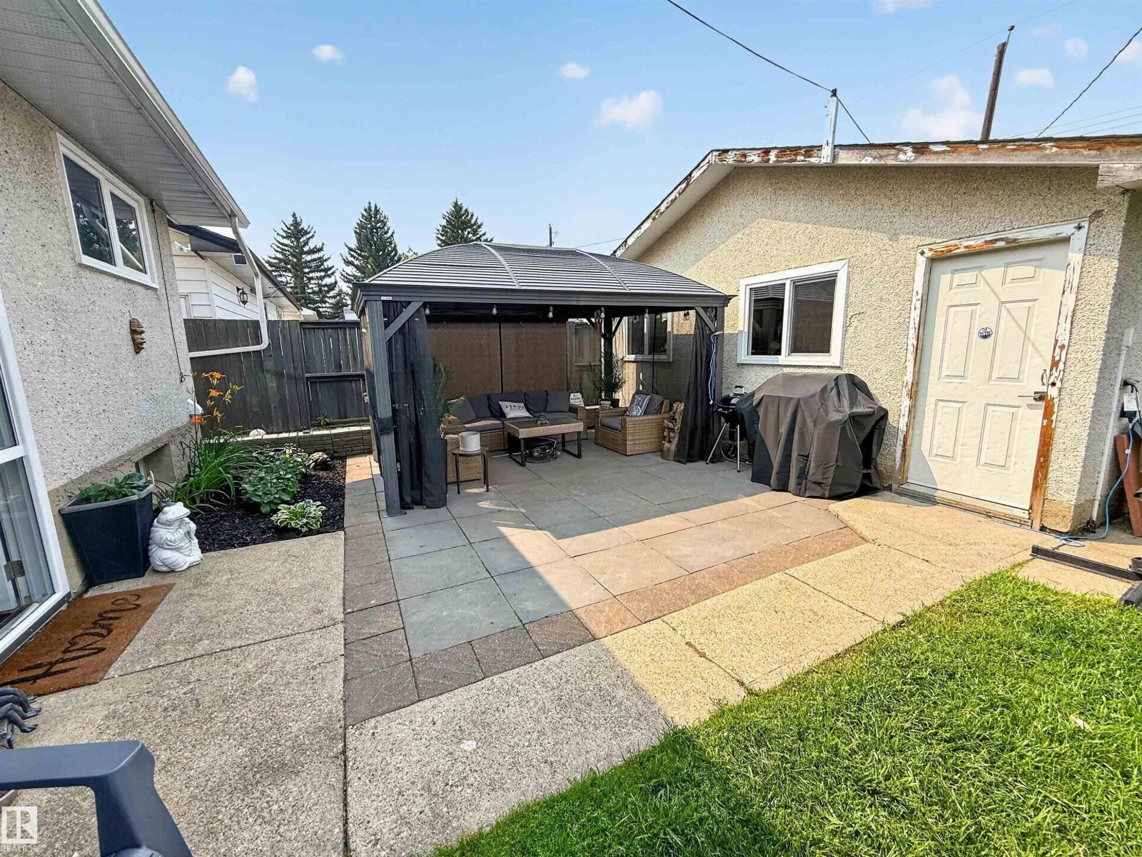 16046 95 AV NW - 36
