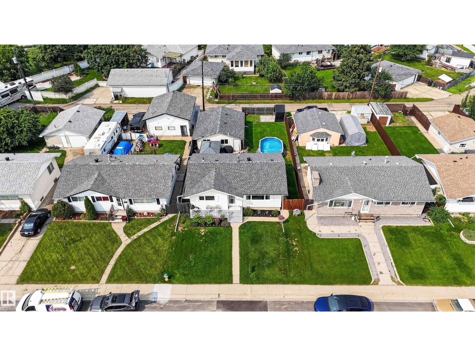 16046 95 AV NW - 50
